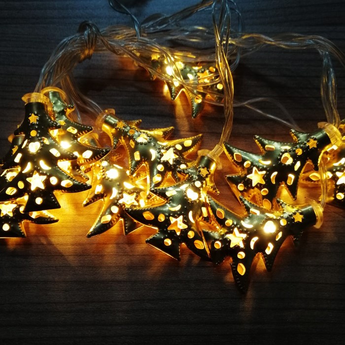 Çam Ağacı Şekilli Pilli Led 2 Metre